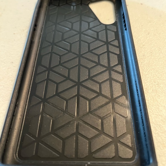 OtterBox Other - Otterbox case in black for iPhone 13